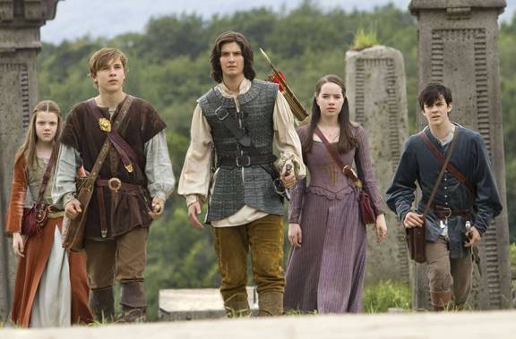 What is The Chronicles of Narnia: Prince Caspian About?